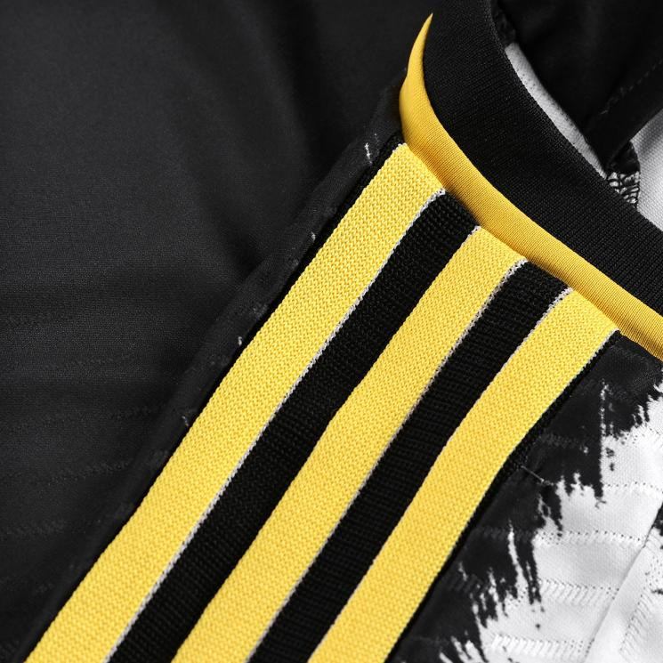 VLAHOVIĆ #9 Juventus 23/24 Authentic Men's Home Shirt
