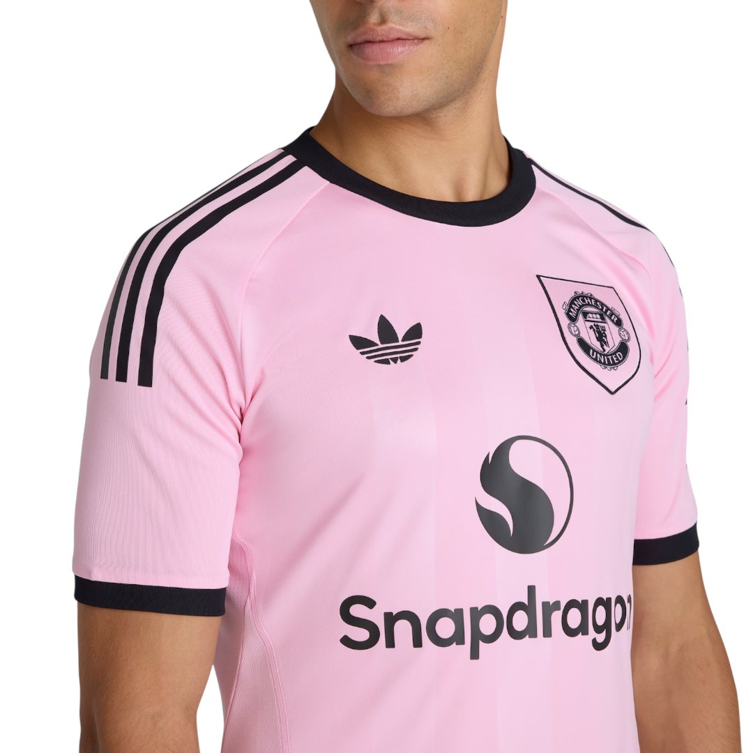 Manchester United 25/26 Men's Pink Goalkeeper Shirt