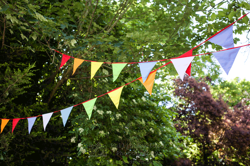 multi-coloured-bunting-bedford.gif