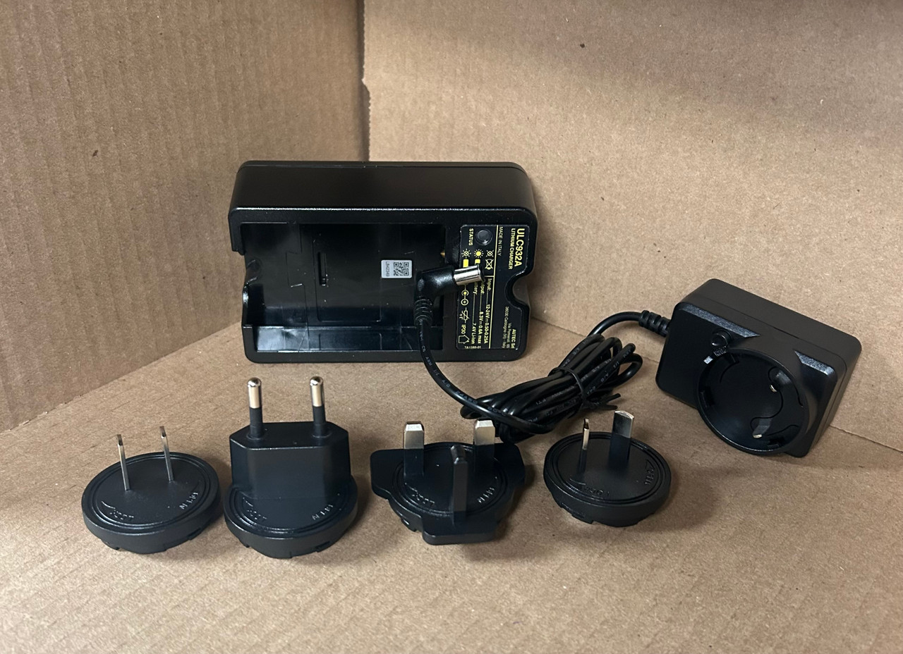 R0CABA02E06A0: CMC BATTERY CHARGER