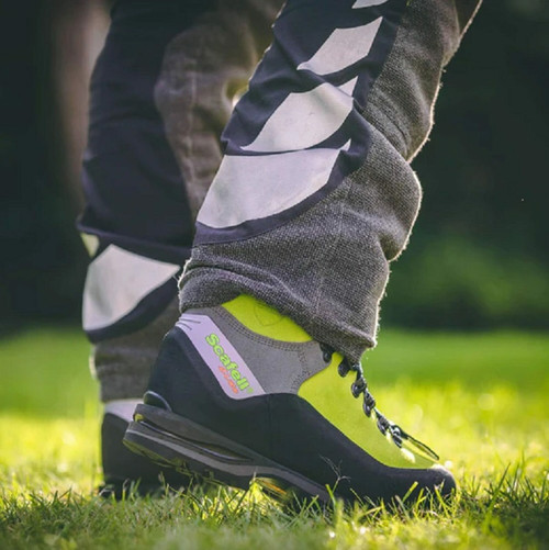 ARB-AT33000-42: Arbortec BOOT SCAFELL LITE SZ 9 LIME