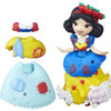 Girls will love transforming Snow White's look from her everyday outfit to an elegant ball gown! The Snow White doll comes with 2 different outfits that girls can use to create fun fashion combinations.