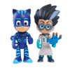 This dynamic Hero & Villain 2-pack features Catboy and Romeo as 8 cm (3 inch) poseable figures. Press down on Catboy's head to light up his amulet! Help Catboy to defeat the mischievous Romeo before he can escape using his Teleporter!