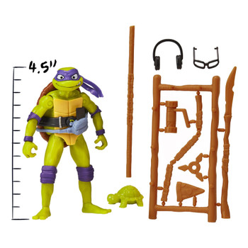 Set includes his signature bo staff and comes in a unique Mutant Mayhem package!