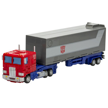2 Iconic Modes: This Studio Series Transformers toy for 8 year old boys and girls features classic conversion between robot and semi trailer modes in 40 steps. Trailer can hold Deluxe Class figures (each sold separately, subject to availability).