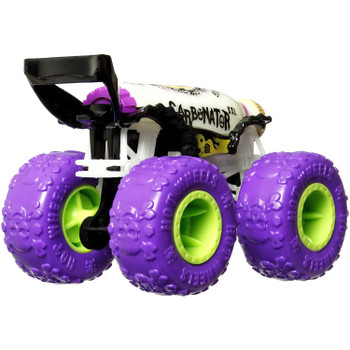 Carbonator XXL truck features glow-in-the-dark elements