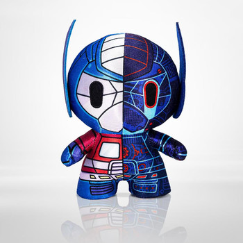 Signature Split Design: The signature DZNR split design displays Optimus Prime's external design and internal workings