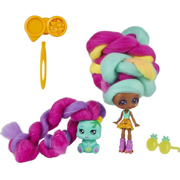 This 2-Pack of beachy besties includes one 3-inch tropical-themed Mina Colada Candylocks Doll and her adorable pet BFF Grizz!