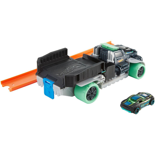 Hot Wheels Whiplash Hauler Large-Scale Vehicle With Moving Parts & Storage - Includes 1:64 Scale Car