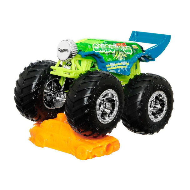 Carbonator XXL truck comes with a connect and crash car for immediate smashing action (styles vary).