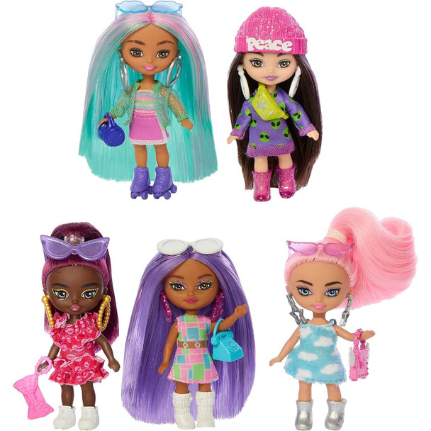 This Barbie Extra Mini Minis pack comes with five dolls - Standing around 3.25 inches tall, these mini dolls make major statements in bold and trendy outfits.