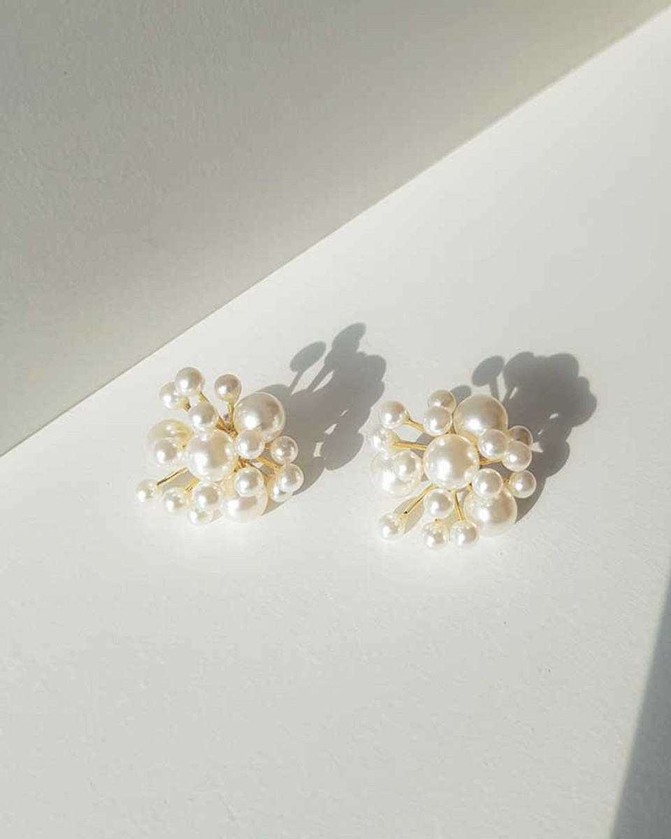 JAPAN white gray vintage pearl earrings – Find Vintage Beauty