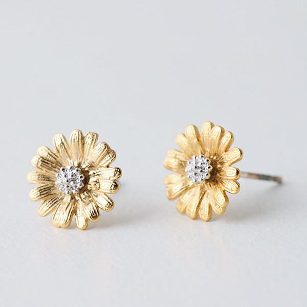 Gold Daisy Stud Earrings