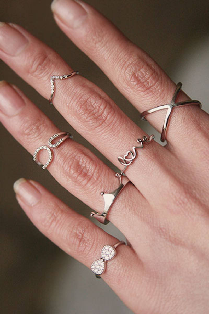 white gold midi ring