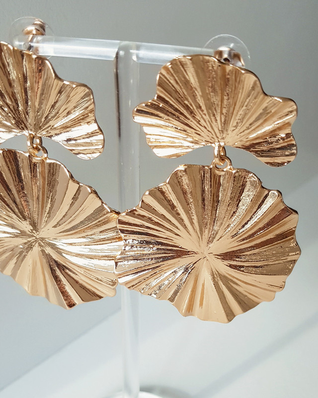 Pleated Flower Earrings from kellinsilver.com