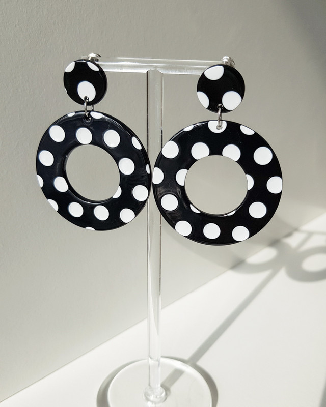 Retro Dot Earrings in Circle on kellinsilver.com