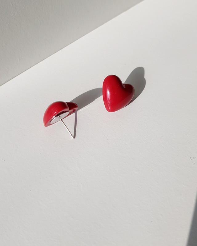 Red Heart Stud Earrings on kellinsilver.com