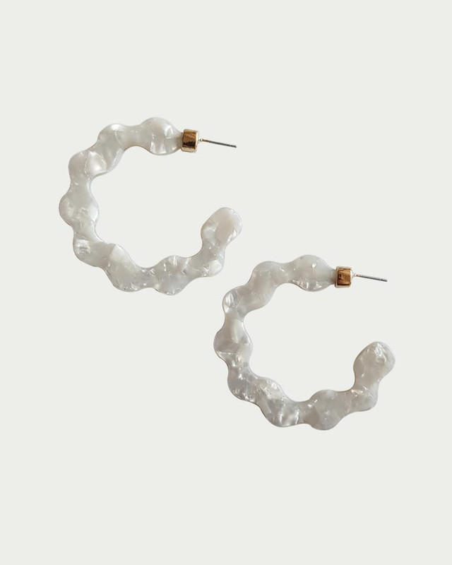 Acrylic White Wavy Hoop Earrings on kellinsilver.com