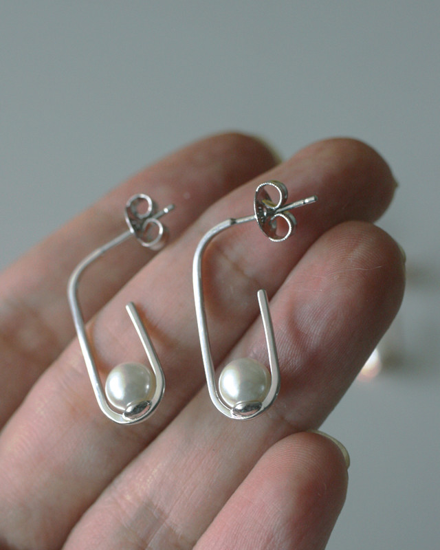 Sterling Silver Plear Clip Earrings White Gold on kellinsilver.com