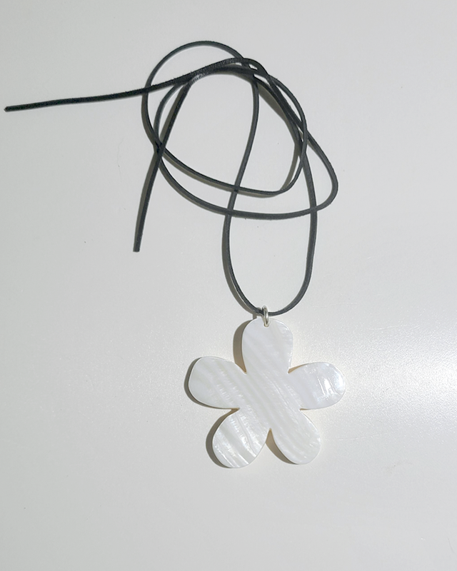 XL Mother Of Pearl Shell Daisy Necklace in Black Leather on kellinsilver.com