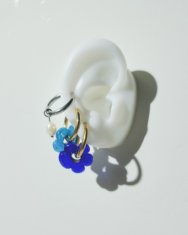  Mini Fleur Glass Earrings in Blue on kellinsilver.com