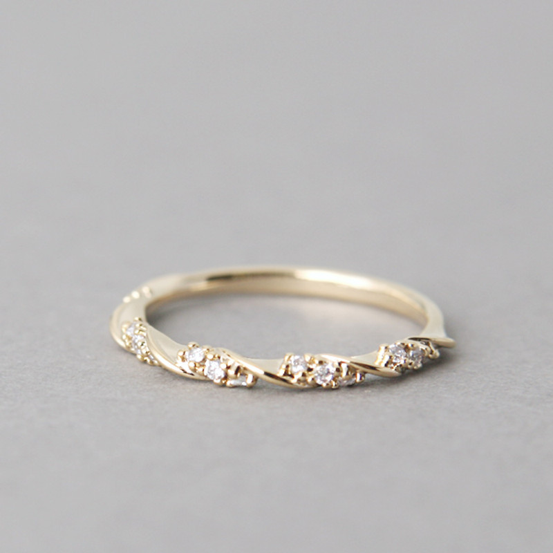 CZ Elegant Single Ribbon Ring Gold