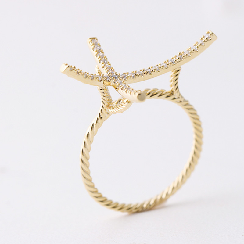 Delicate 3D Curved Sideways Cross Ring Gold