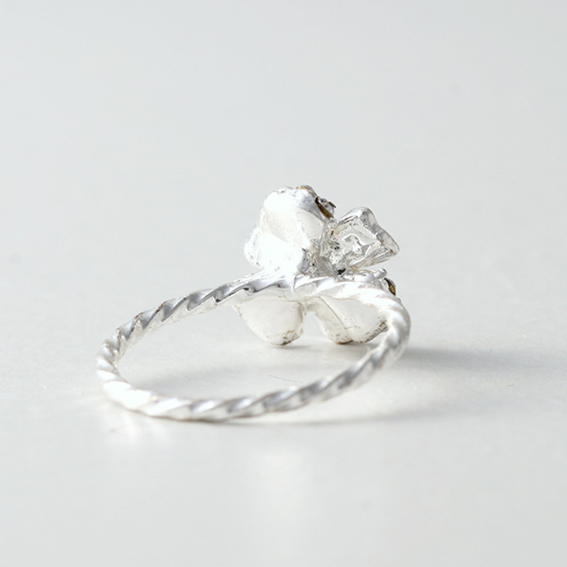 CZ White Daisy Ring from kellinsilver.com