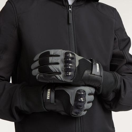 Yamaha Hyper Naked men's riding gloves, designed for comfortable everyday motorcycle riding with a sporty style and Yamaha branding. Durable construction and protective features provide added confidence on the road.