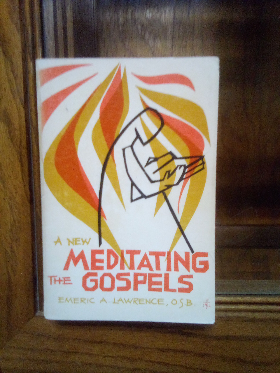 A NEW MEDITATING THE GOSPELS BY EMERIC A LAWRENCE - 

THIS IS A USED BOOK IN OKAY CONDITION WITH THE COVER A LITTLE WORN –  THE PURPOSE HE WROTE THIS BOOK HAS BEEN TO HELP OTHERS AS IT HAS HELPED HIM...