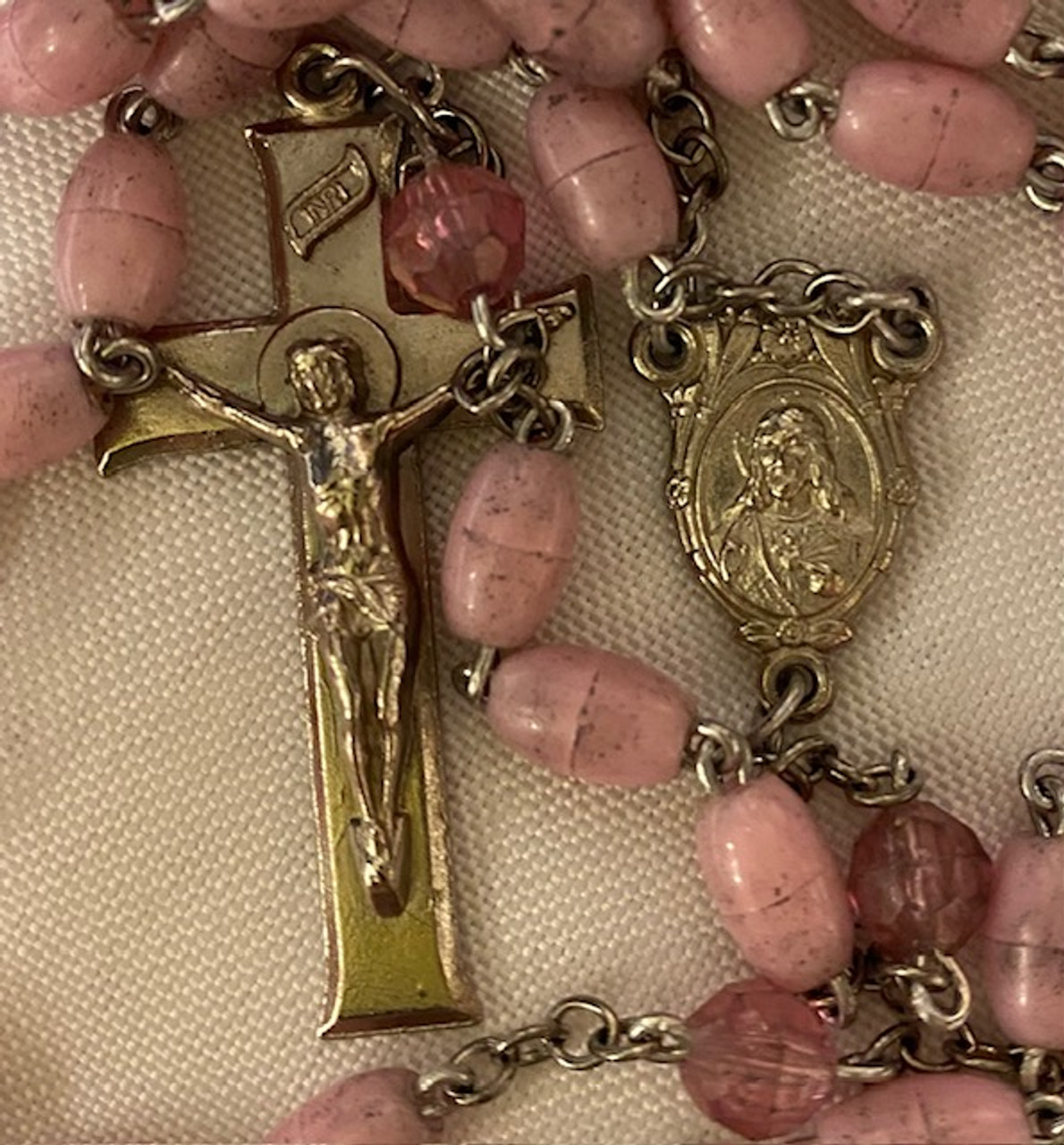 Pretty Vintage Pink Plastic Rosary with Sturdy Beaded Case Pretty Vintage Pink Plastic Rosary with Sturdy Beaded Case