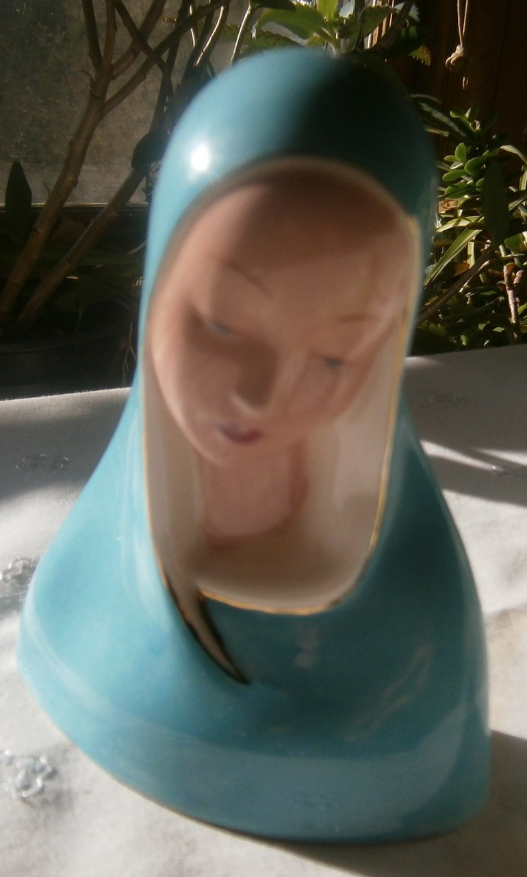 Vintage Pious, Pensive Blessed Mother Mary Bust