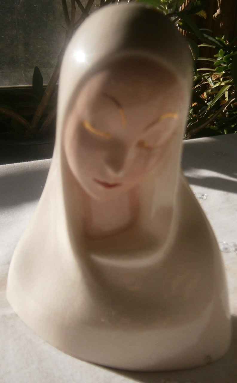 Vintage Pious, Pensive Blessed Mother Mary Bust