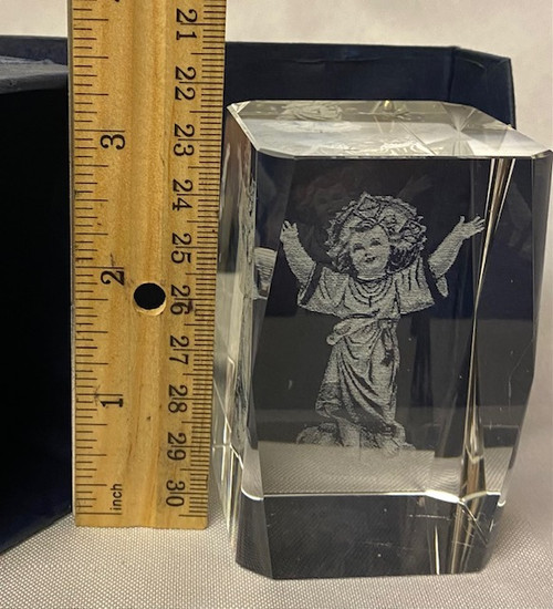 Vintage Heavy Glass Cube with Hologram of Baby Jesus comes with sturdy box