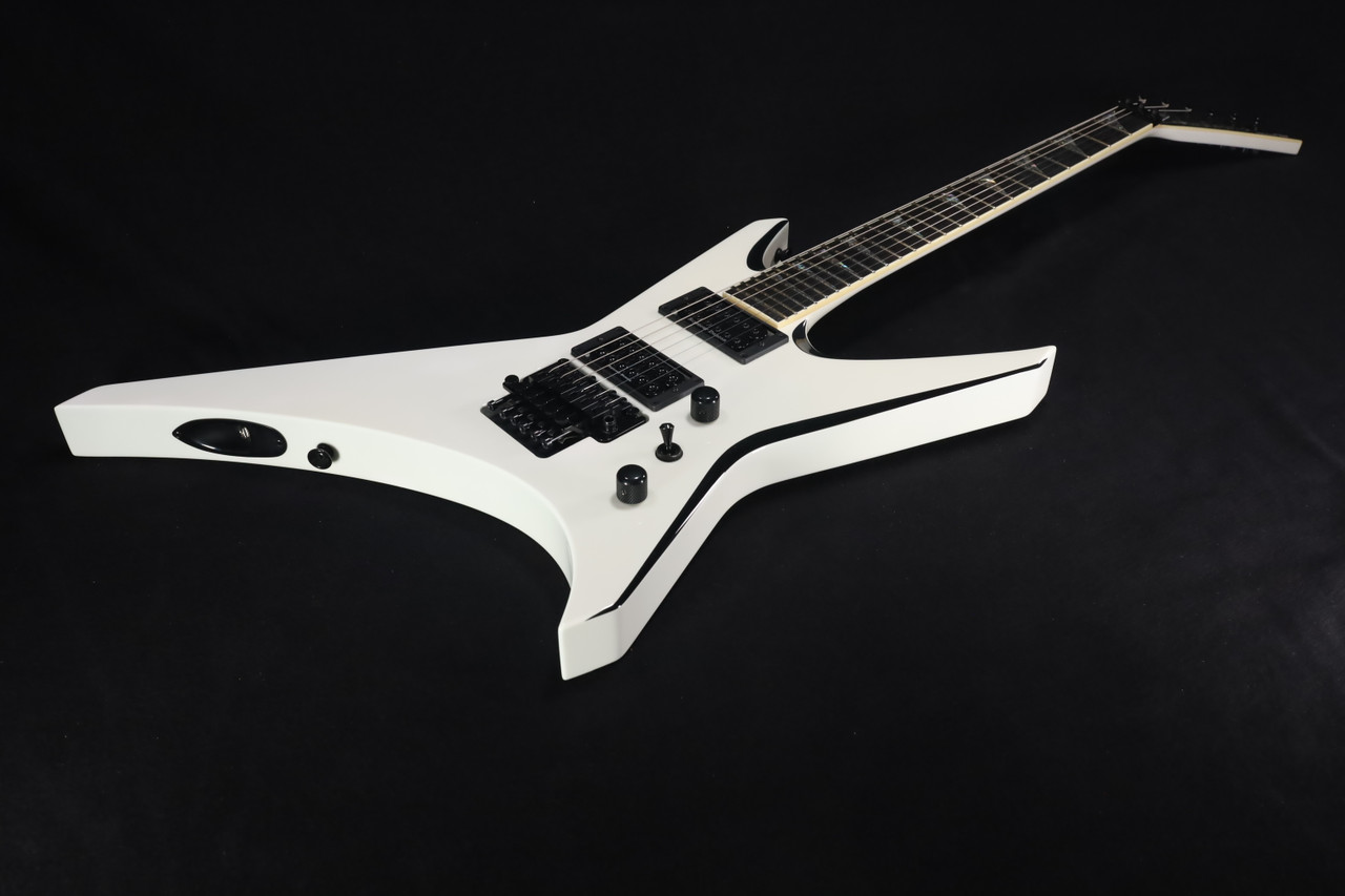 Jackson Custom Shop Warrior JCS WR 2H FR Snow White with Black