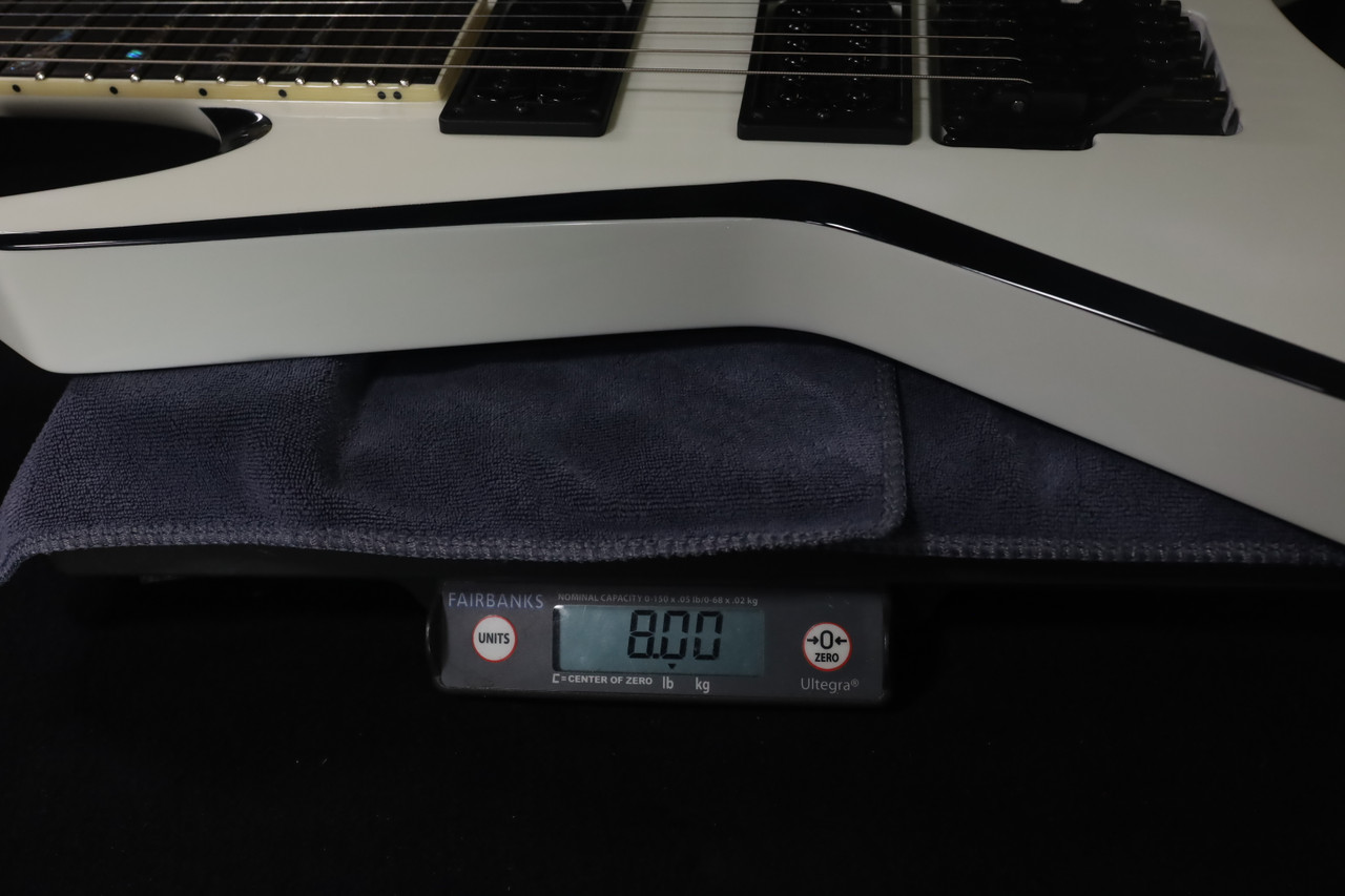 Jackson Custom Shop Warrior JCS WR 2H FR Snow White with Black