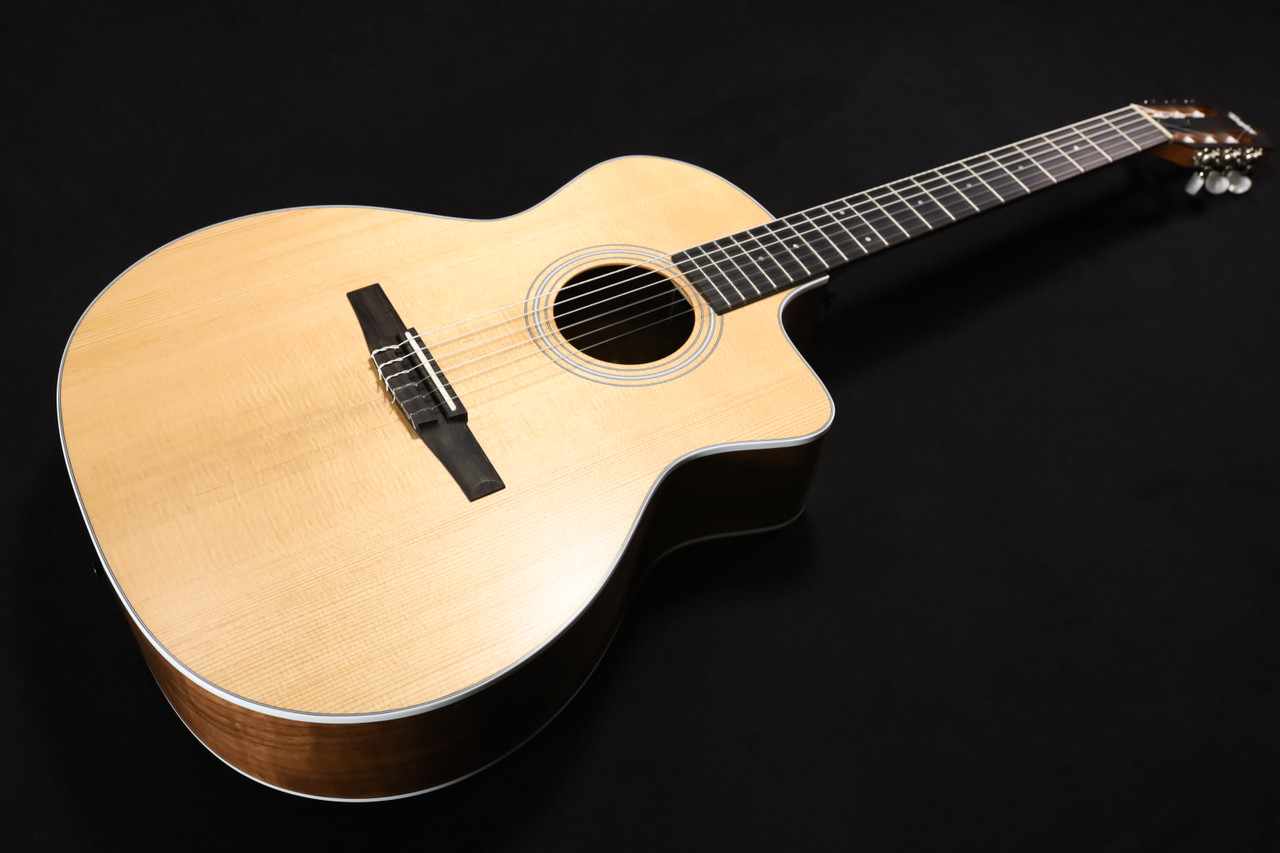 Taylor 214ce-N Nylon Acoustic-electric Guitar - Natural 499 