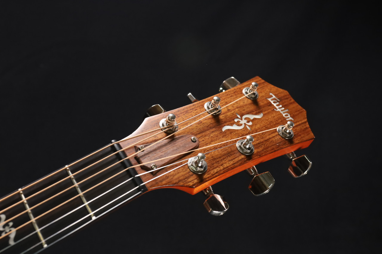 MINT Taylor 412ce-R Spruce Top/Rosewood Back and Sides with