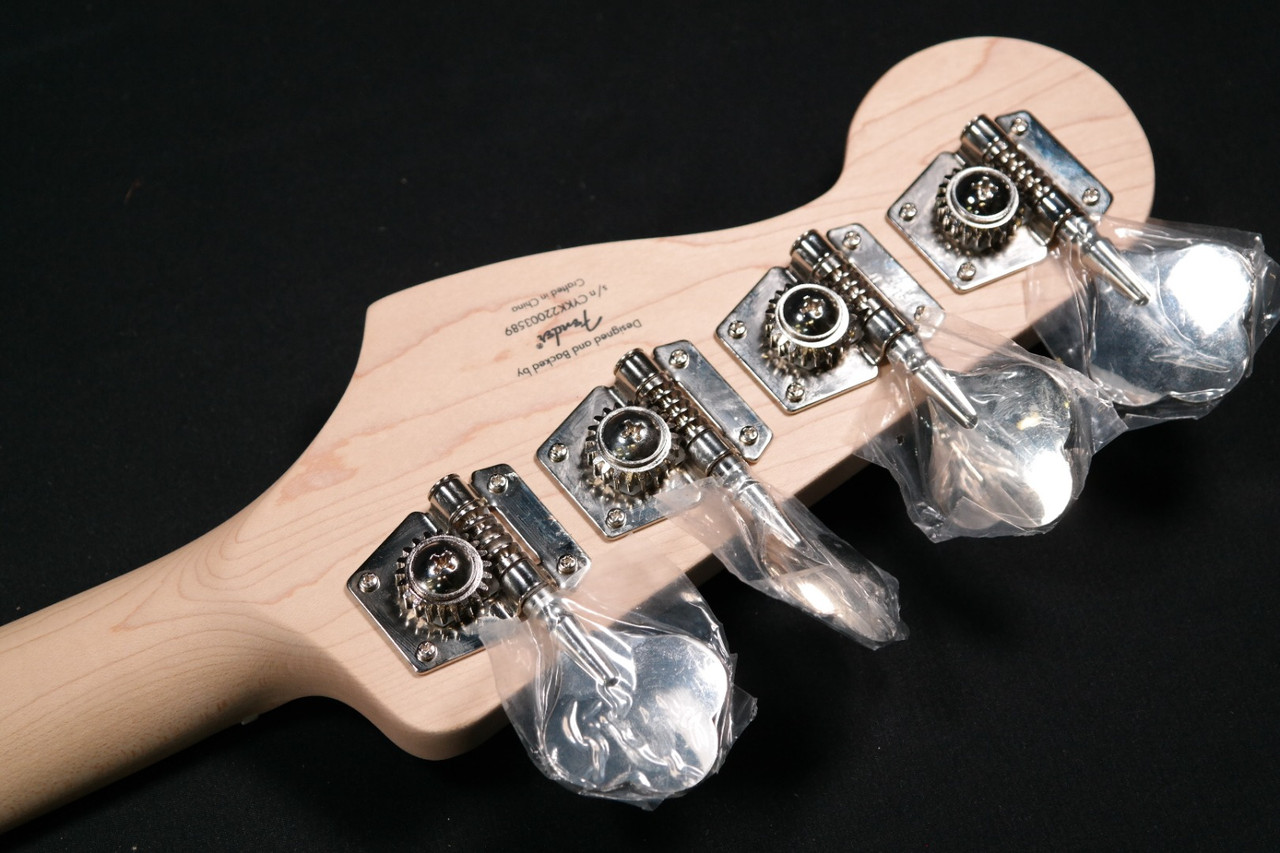 Squier Affinity Series Jazz Bass - Maple Fingerboard - White
