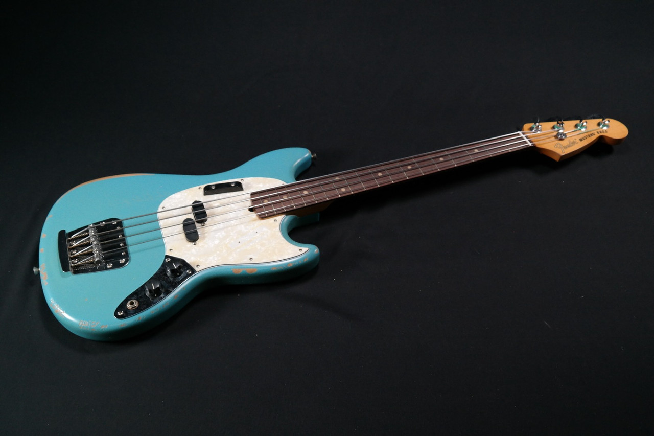 Fender JMJ Road Worn Mustang Bass - Rosewood Fingerboard - Faded Daphne  Blue - 405