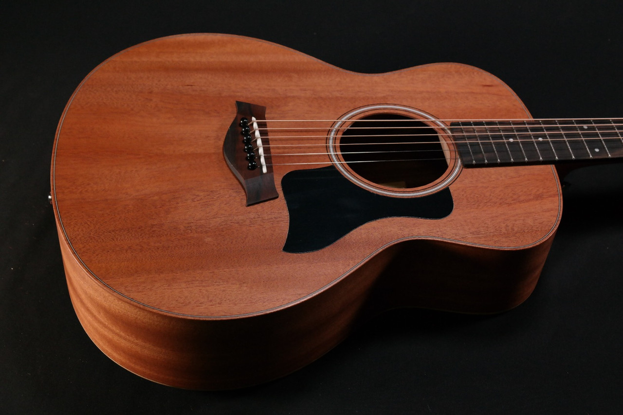 Taylor GS Mini Mahogany Acoustic Guitar - Natural with Black Taylor GS Mini Mahogany Acoustic Guitar - Natural with Black