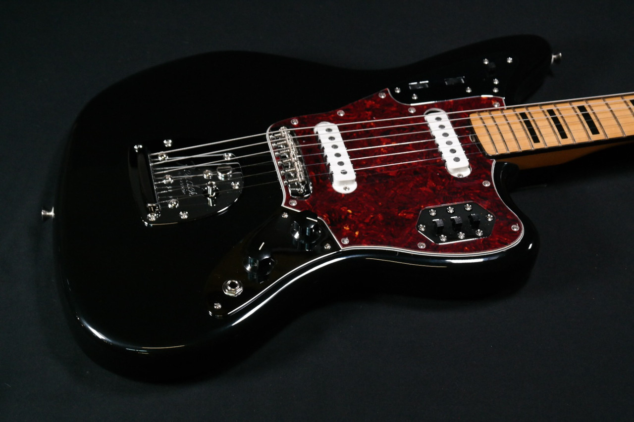 Fender Vintera II 70s Jaguar, Maple Fingerboard, Black 034