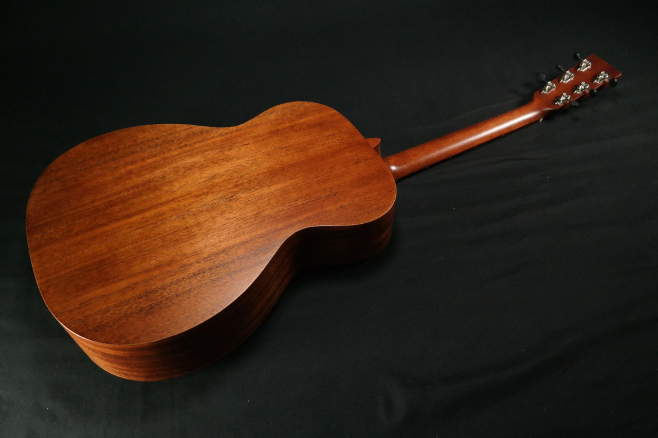 Martin Guitar 00-15M with Gig Bag Dark Mahogany 612