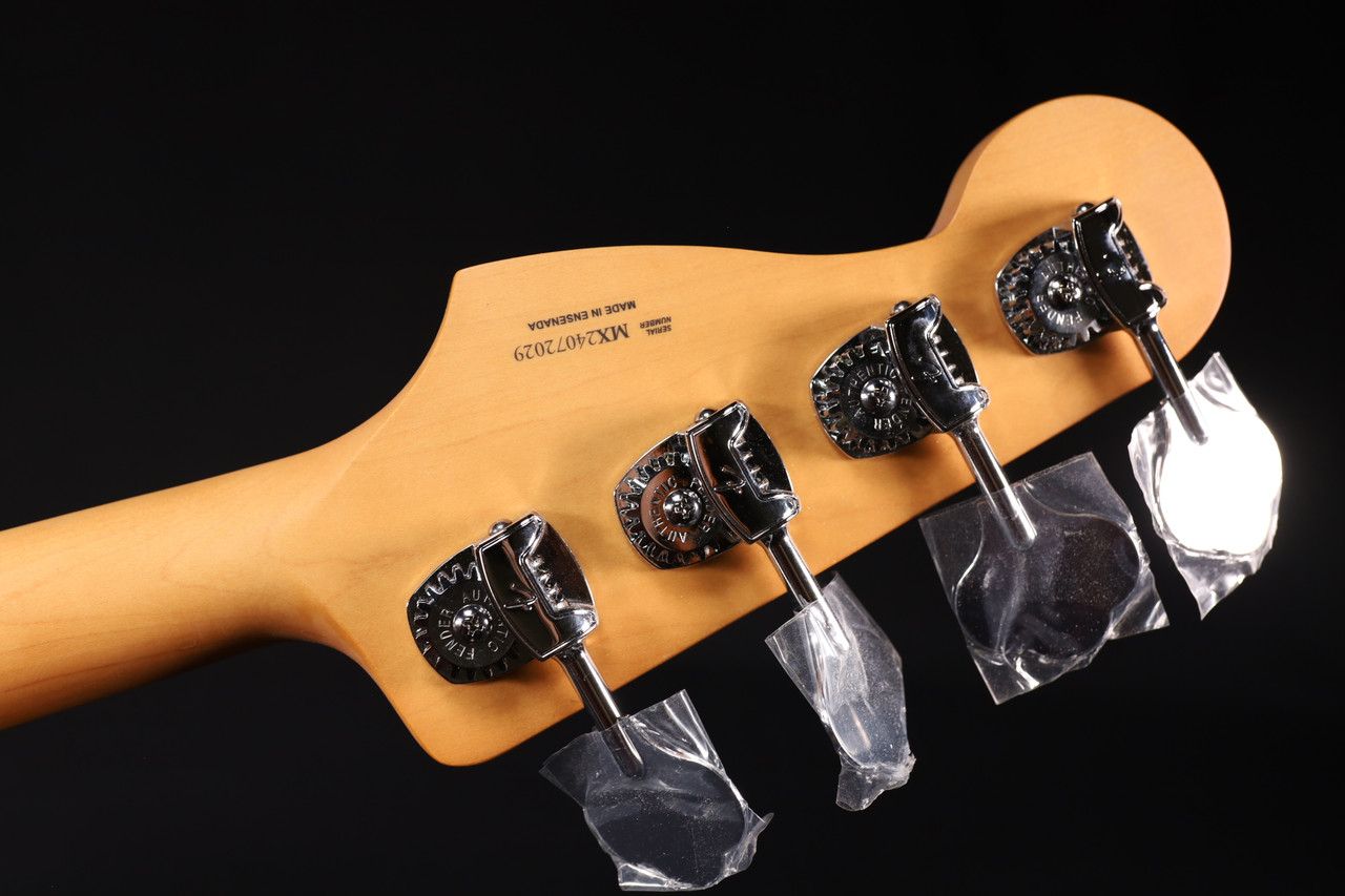Fender Limited Edition Mark Hoppus Jaguar Bass Rosewood