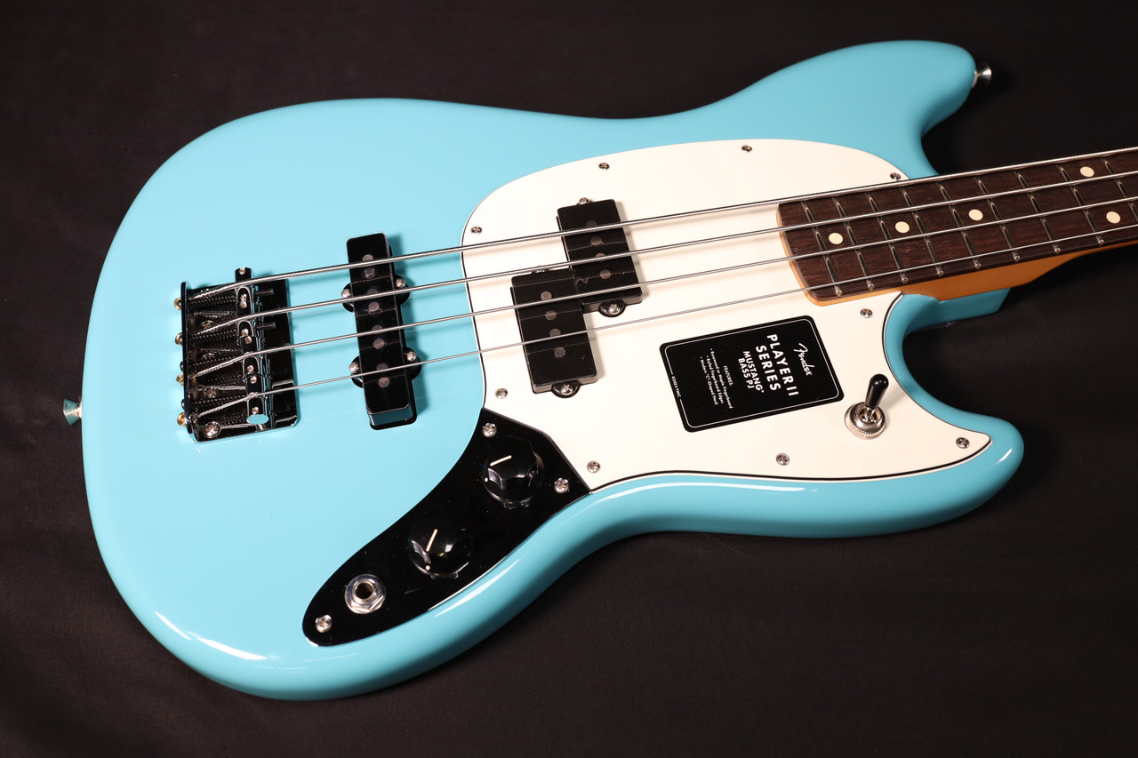 Fender Player II Mustang Bass PJ Rosewood Fingerboard Aquatone