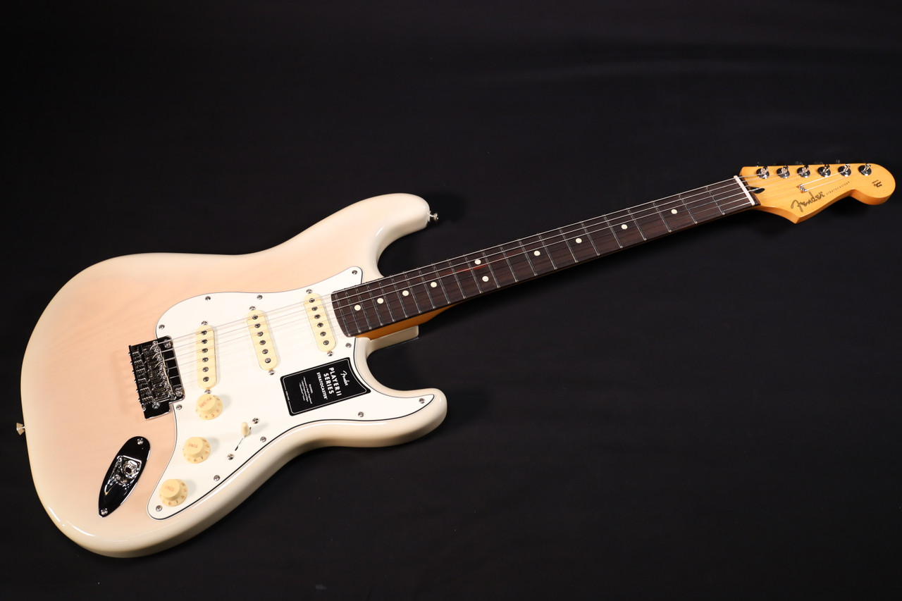 Fender PlayerⅡ Stratocaster White Bronde Fender Player II Stratocaster Electric Guitar - White Blonde