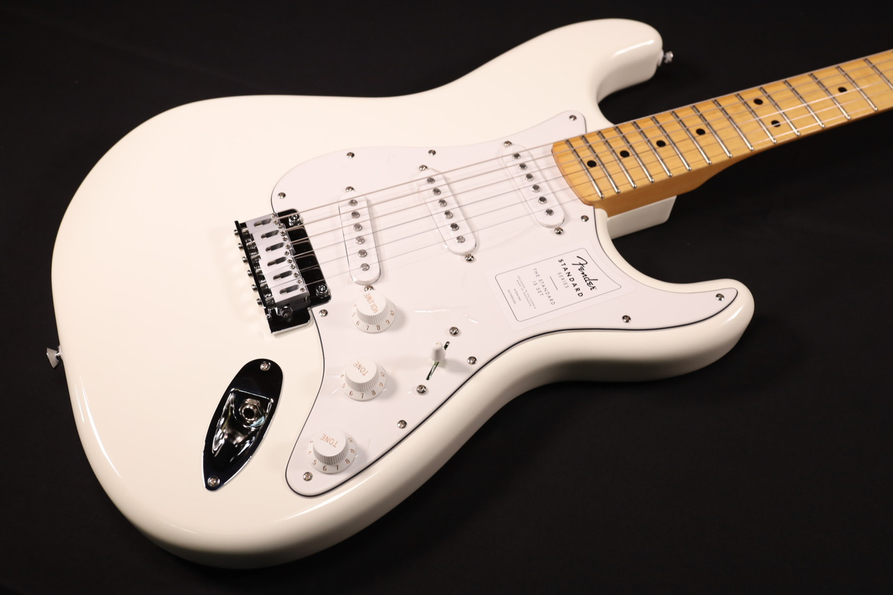 Fender Standard Stratocaster Maple Fingerboard White Pickguard