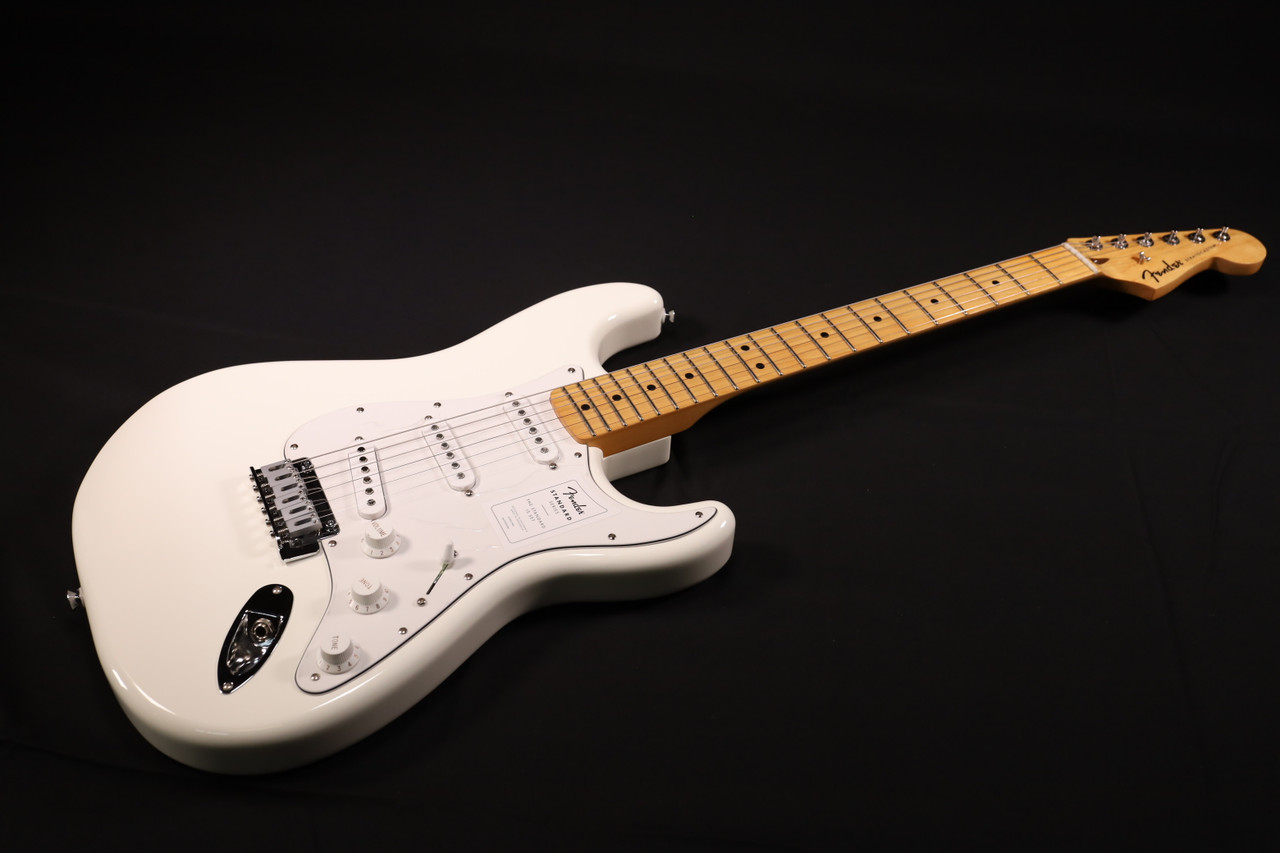 Fender Standard Stratocaster Maple Fingerboard White Pickguard