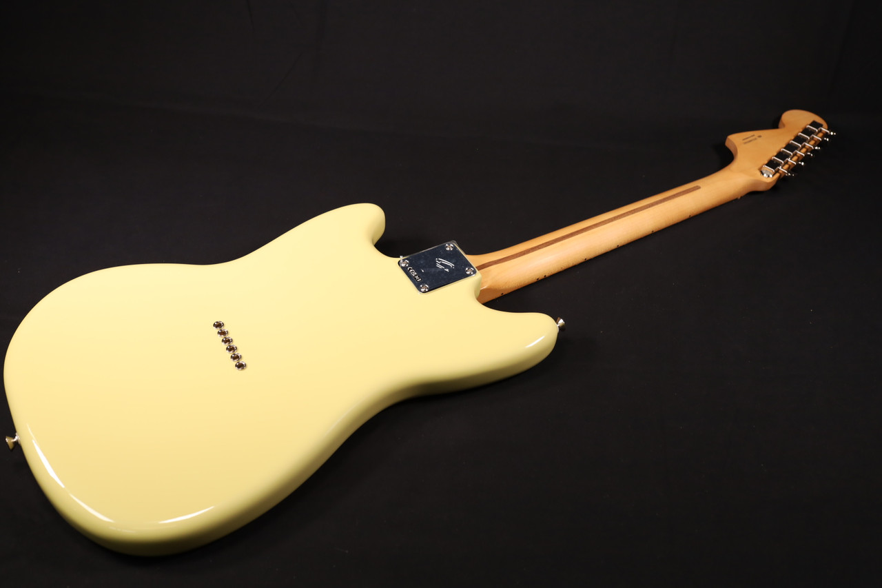 Fender Player II Mustang Maple Fingerboard Hialeah Yellow 565