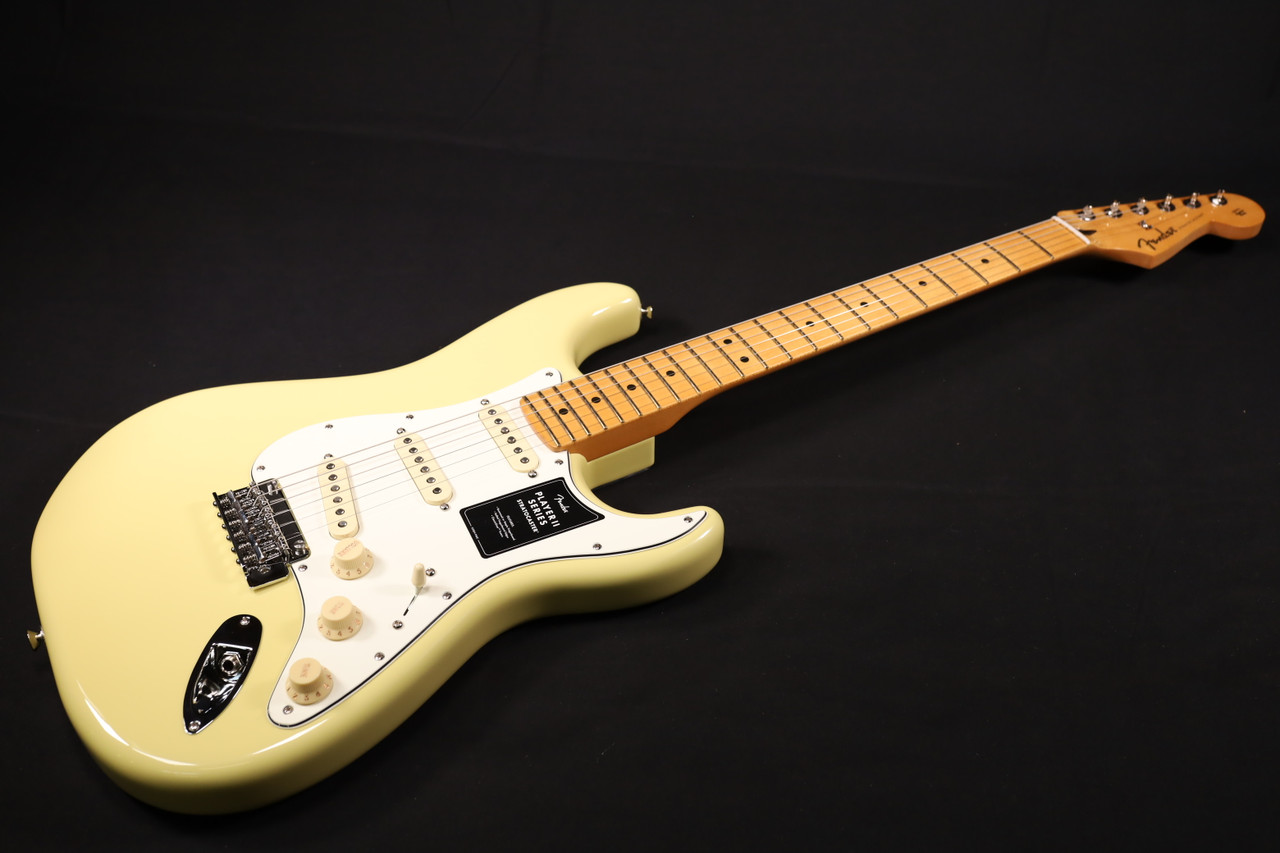 Fender Player II Stratocaster Maple Fingerboard Hialeah Yellow 748